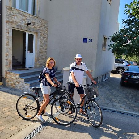 Apartmani Bepo Sveti Filip i Jakov Esterno foto