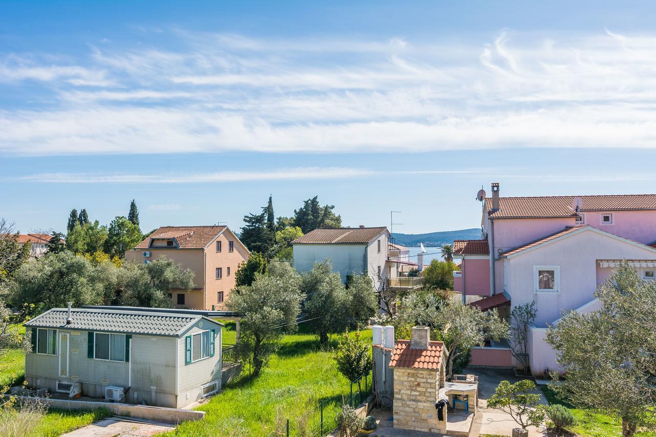 Apartmani Bepo Sveti Filip i Jakov Esterno foto