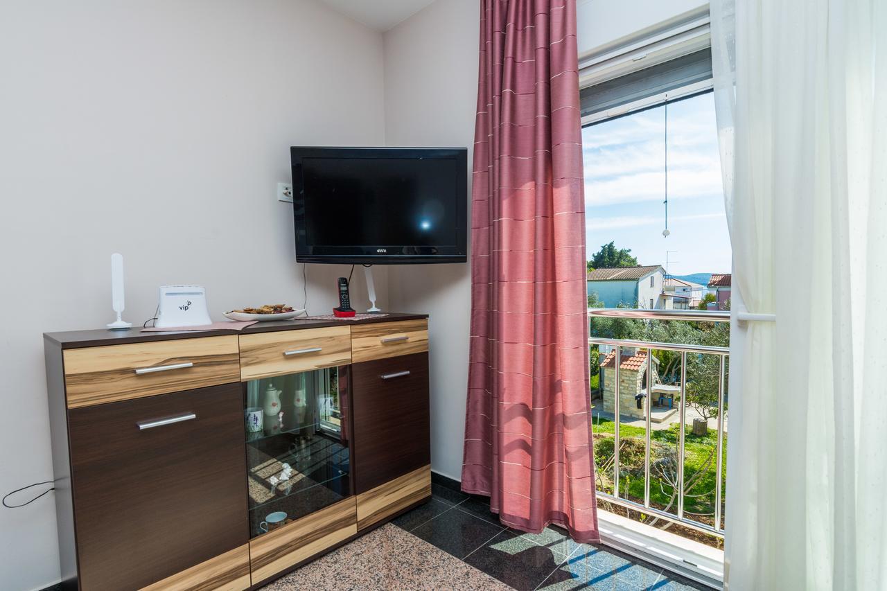 Apartmani Bepo Sveti Filip i Jakov Esterno foto